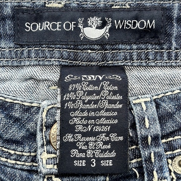 Source Of Wisdom Cuffed Low Rise Shorts Size 3 - Picture 9 of 16